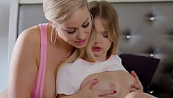 Milf Si Fa Leccare E Scopare In Questo Video Lesbo