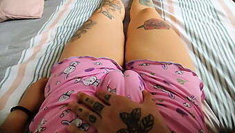 Hämmästyttävä Camel Toe Päällä Latina College Tyttö Pov Video