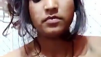 Hot Indian Girl Shows Off Her Hardcore Skills In Video