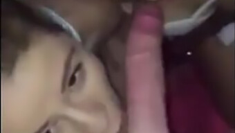 Dua Gadis Berkongsi Blowjob Tunggal Dalam Video Cfnm Amatur