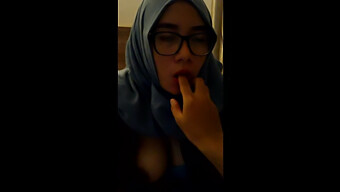 Homemade Blowjob Video Of An Asian Girl In Hijab