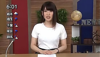 Une Anchorwoman Japonaise Se Fait Prendre