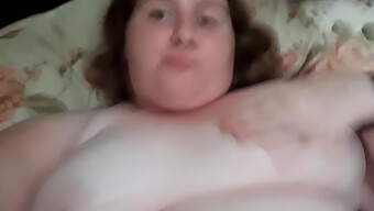 Cum-Hungry Bbw Squirts In Homemade Video