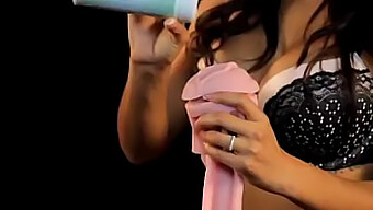 Rasai Keseronokan Fleshlight Dengan Daisy Marie! Panggilan Untuk Mainan Seks