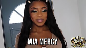 Mia Mercy Vzame Vse Od Velikega Črnega Tiča V Tem Intenzivnem Videu