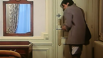 Análne Porno Dobrodružstvo Francúzskej Vydatej Ženy (1983)