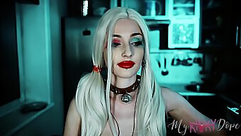 Harley Quinn Cosplay De Asmr Para Una Sexy Chica De 18 Años