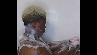 Wet And Wild: Ebony Wife Gets Fingered In The Tub