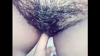 Sri Lankan Girl Fingers Herself To Orgasm