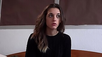 Spanischer Teenager Wird In Diesem Amateur-Pornovideo Hart Gefickt