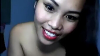 Nasty Filipina Cam Girl Gets Naughty On Webcam