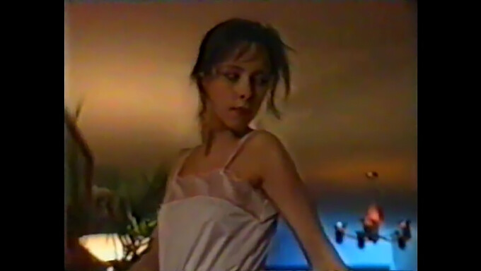 Milf Vintage Dans Une Vidéo Porno Classique