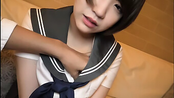 Japansk Teenager Med Små Bryster Får Creampie I Fantastisk Pov-Video