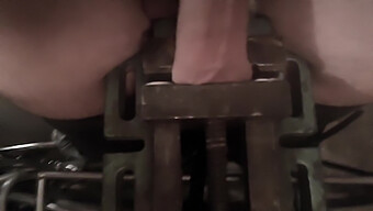 Gay Mobile Video: Balls In Clamp4